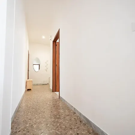 Apartment Comfort Near The Sea