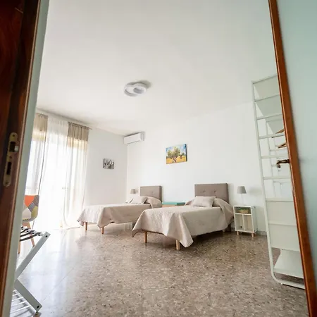 Comfort Near The Sea *