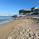 Comfort Near The Sea *