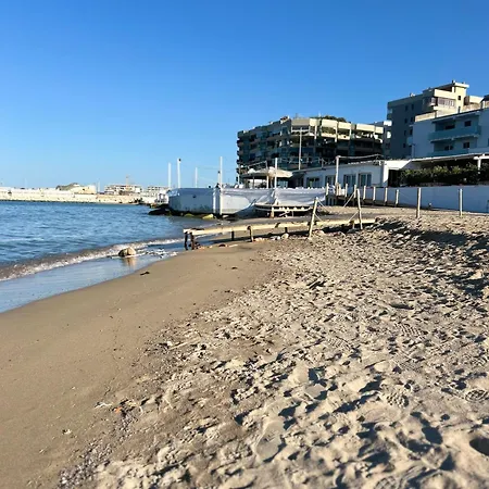 Comfort Near The Sea *