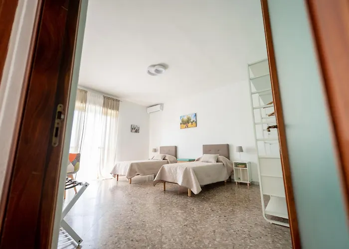 Comfort Near The Sea *